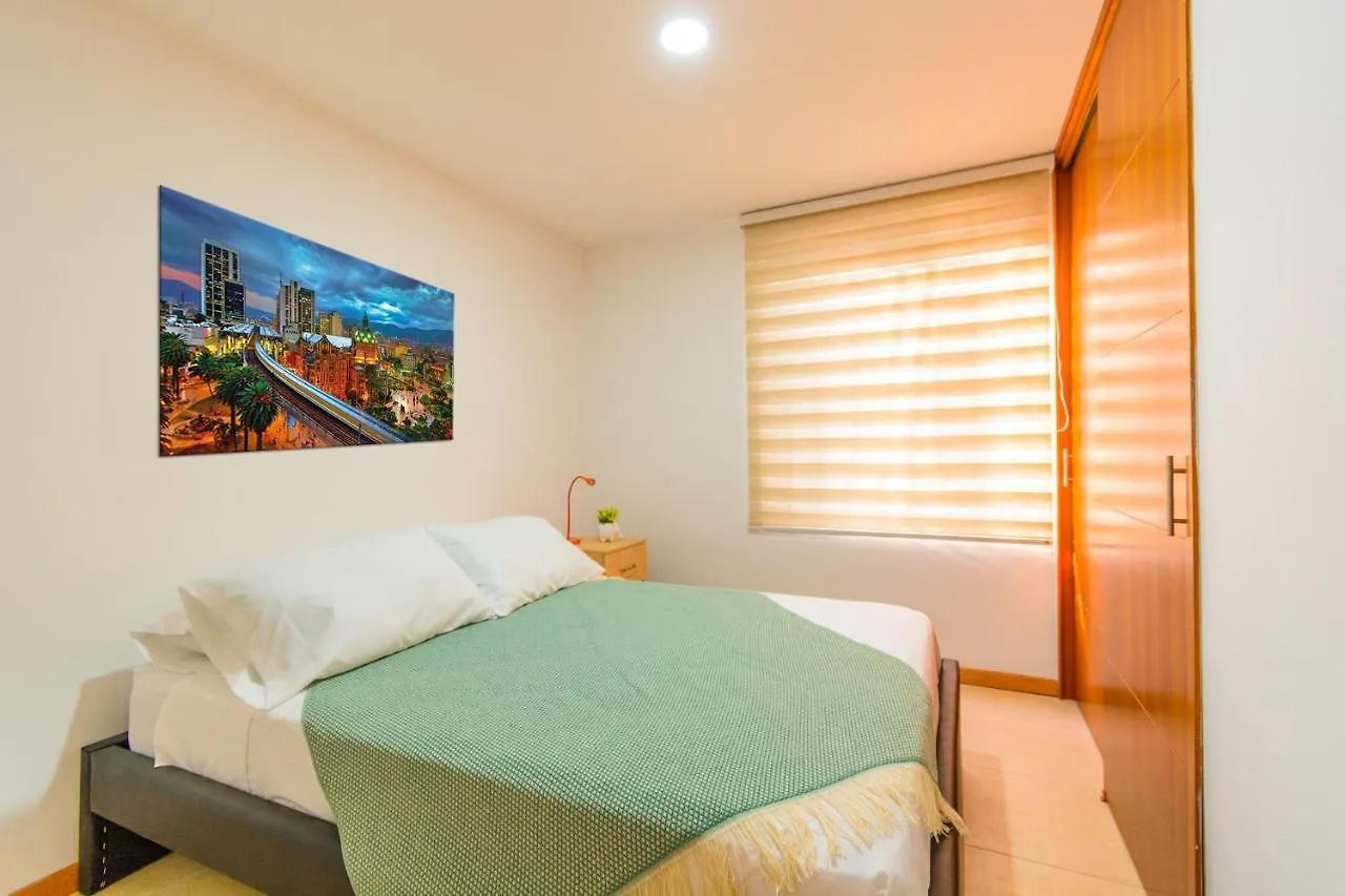 Modern Apartment Ultra Fast Internet in El Poblado Medellín
