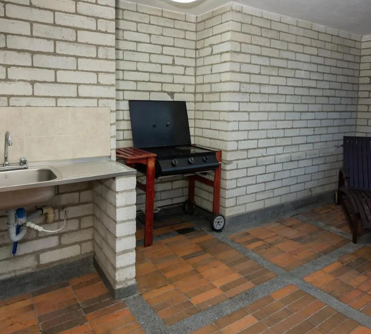 Modern Apartment Ultra Fast Internet in El Poblado Medellín Colombia