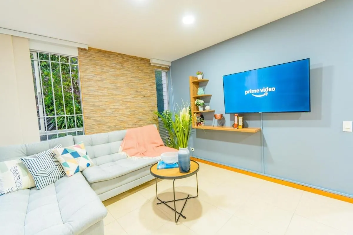 Modern Apartment Ultra Fast Internet in El Poblado Medellín