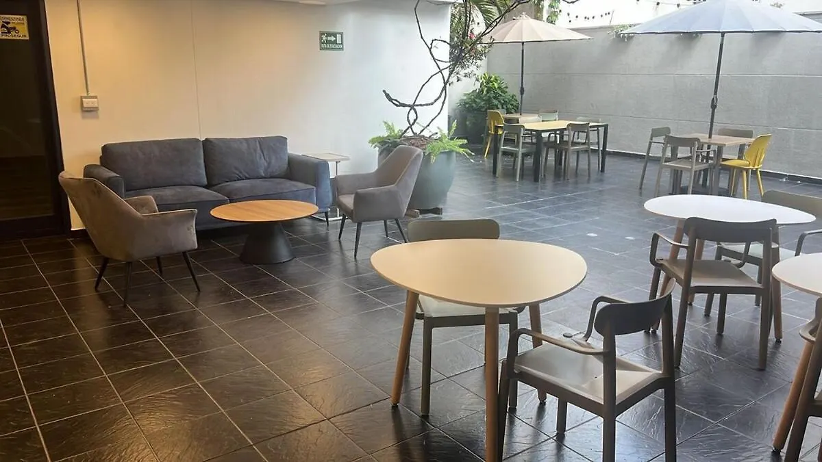 Modern Apartment Ultra Fast Internet in El Poblado Medellín Colombia